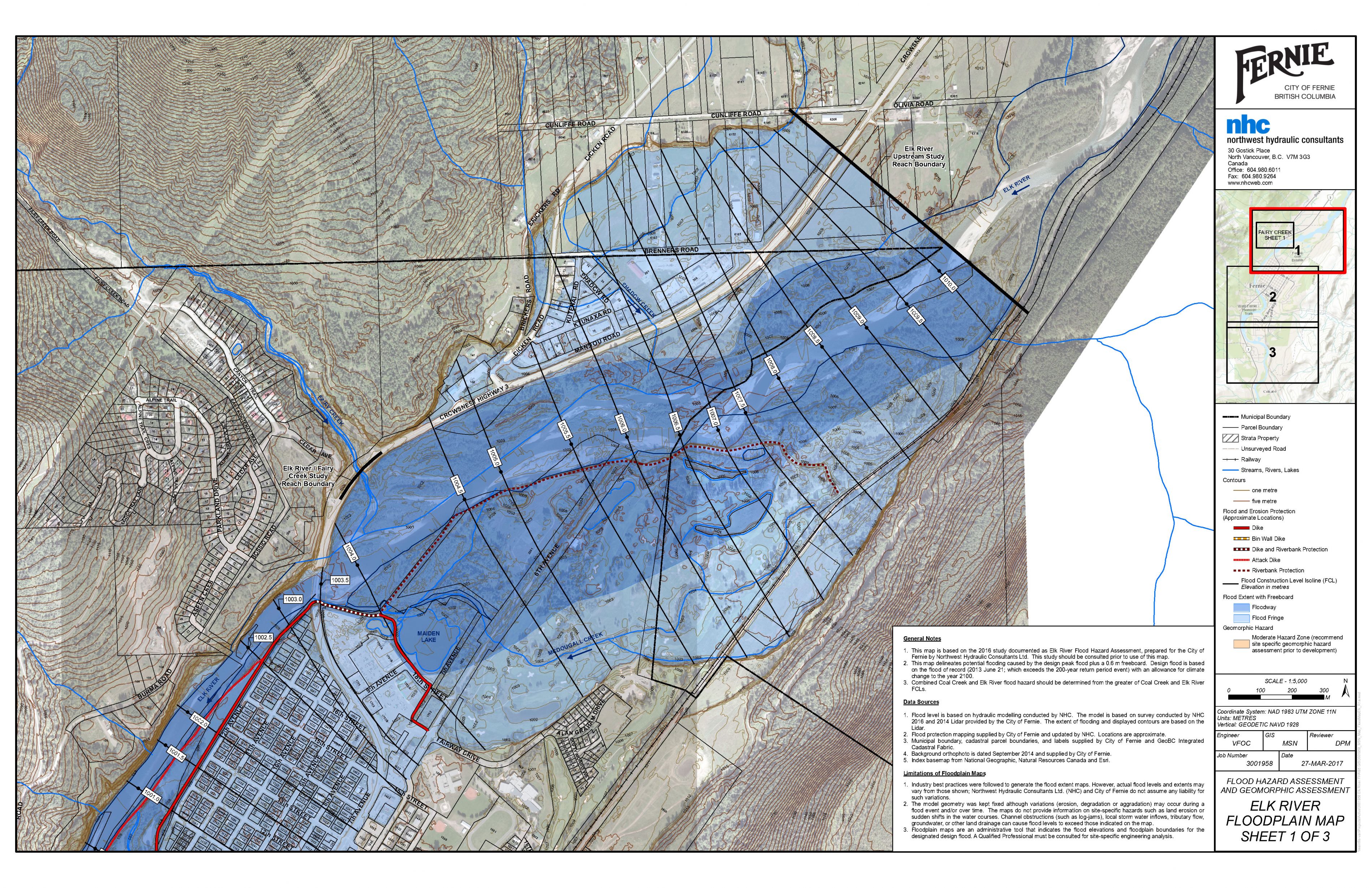 Carte montrant les éléments naturels et anthropiques. Le long de la rivière, une partie est colorée pour montrer l'étendue de l'eau dans les rues et autour des maisons lors d'une inondation.